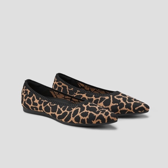 Vivaia Pointed Toe Leopard Flats Leopard-Collection Sustainable
